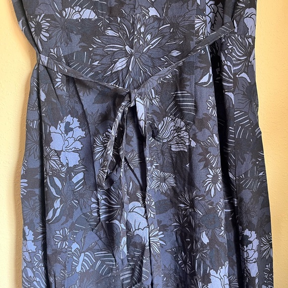 Marine Layer :: Emyln Blue Floral Wrap Midi Dress :: Small - Picture 10 of 14